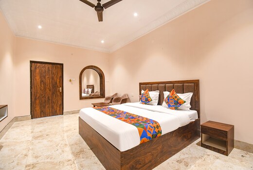 FabExpress Golden Suites - Nr. Park Circus 7 point