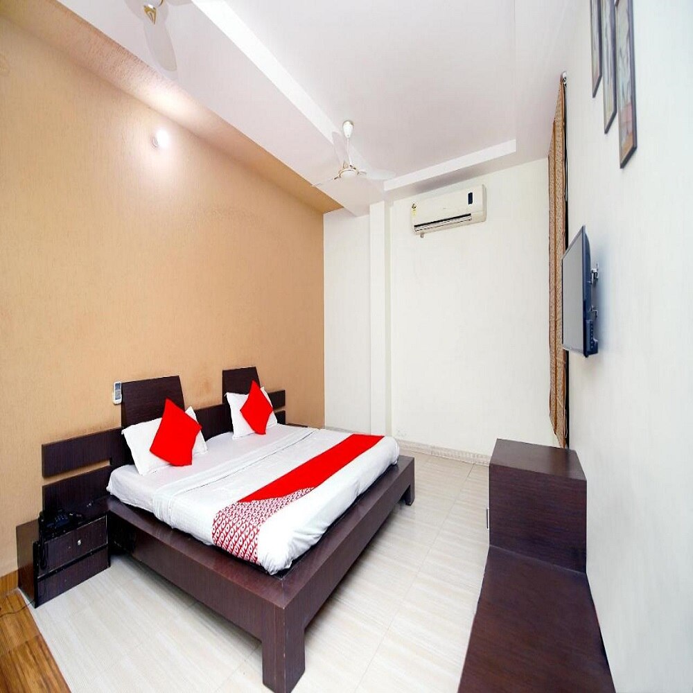 Hotel Golden Palace Hisar - Tap to explore photos