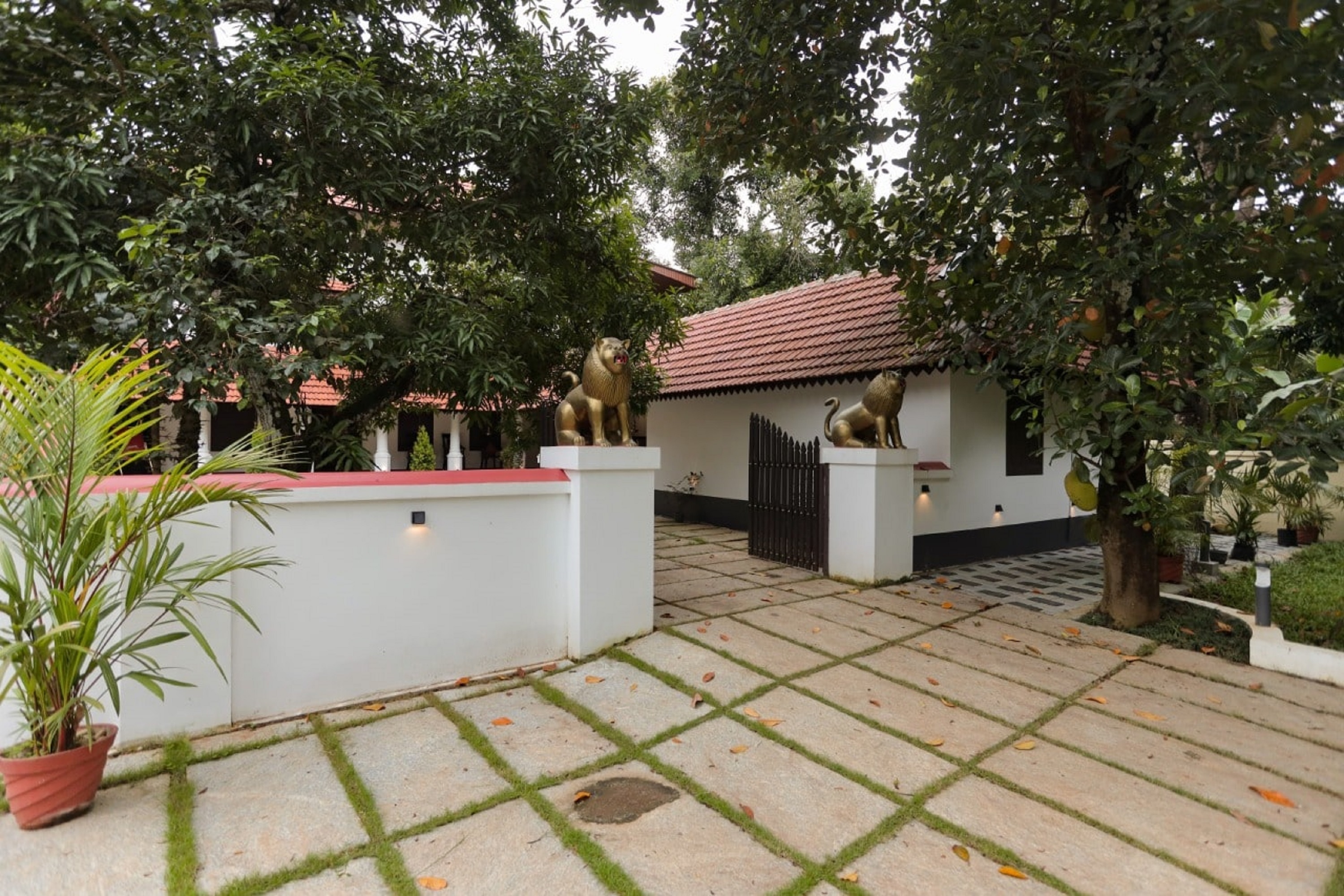Thirukochi Residency - Tap to explore photos