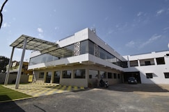 Hotel Karemore Celebration, Ramtek