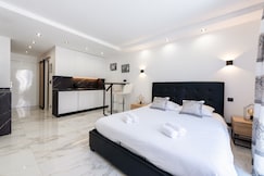 Large studio 50m Cannes beach terrace sea view, Cannes