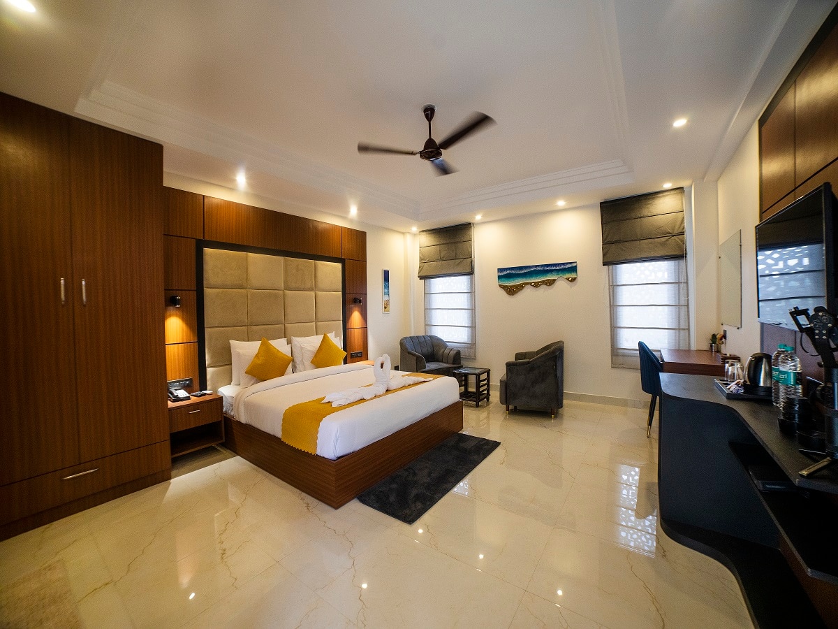 HUE GUH The Porto Candolim - Tap to explore photos