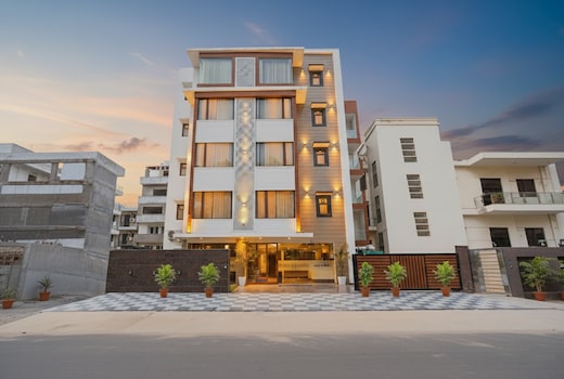 Fabhotel Golf Inn Golf course Road Gurugram