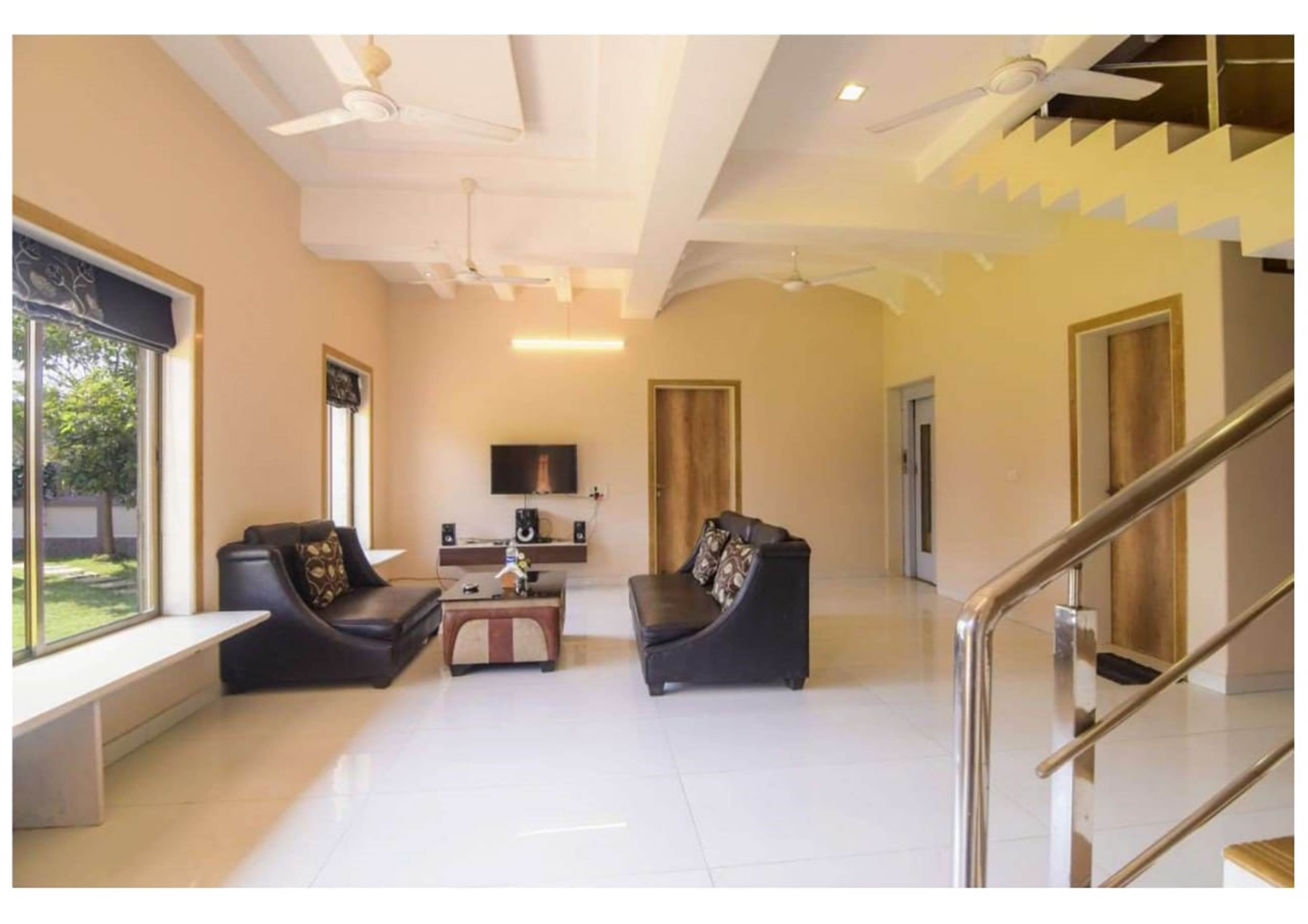 Orchard Villa 3BHK with Rooftop Pool - Tap to explore photos
