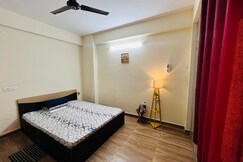 1 Bhk Shared |Private AC room with  balcony, Ghaziabad