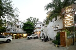 Hotel Shanti ,Mount abu ( 550 meters from Nakki lake ), Mount Abu