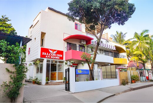 FabHotel Falcon Inn - Nr Balewadi stadium