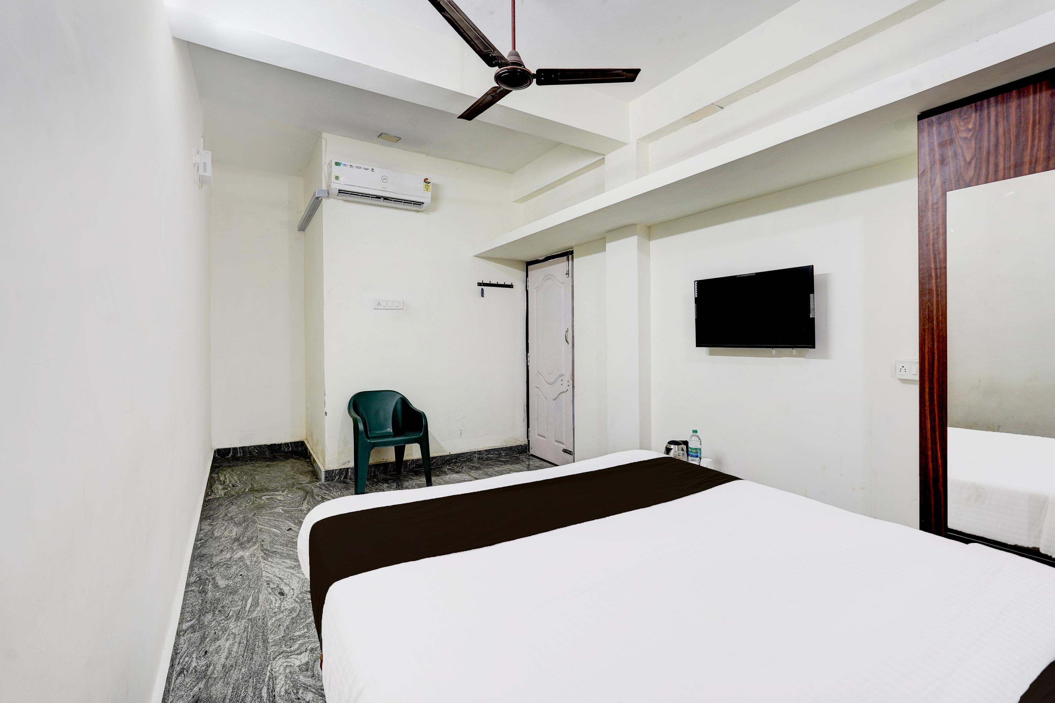 Super Collection O Sithalapakkam Medavakkam Formerly Srinivasa Residency - Tap to explore photos