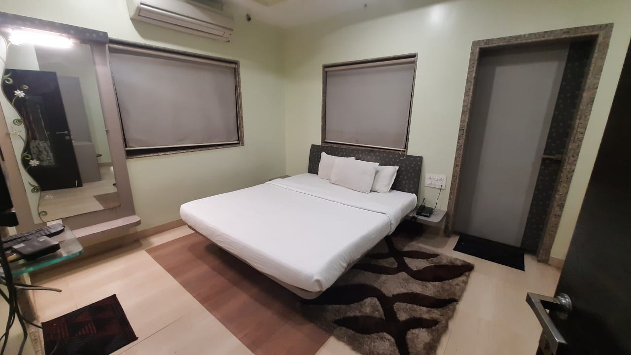 Deluxe AC Room 1