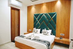 The Posh Hotel, Amritsar