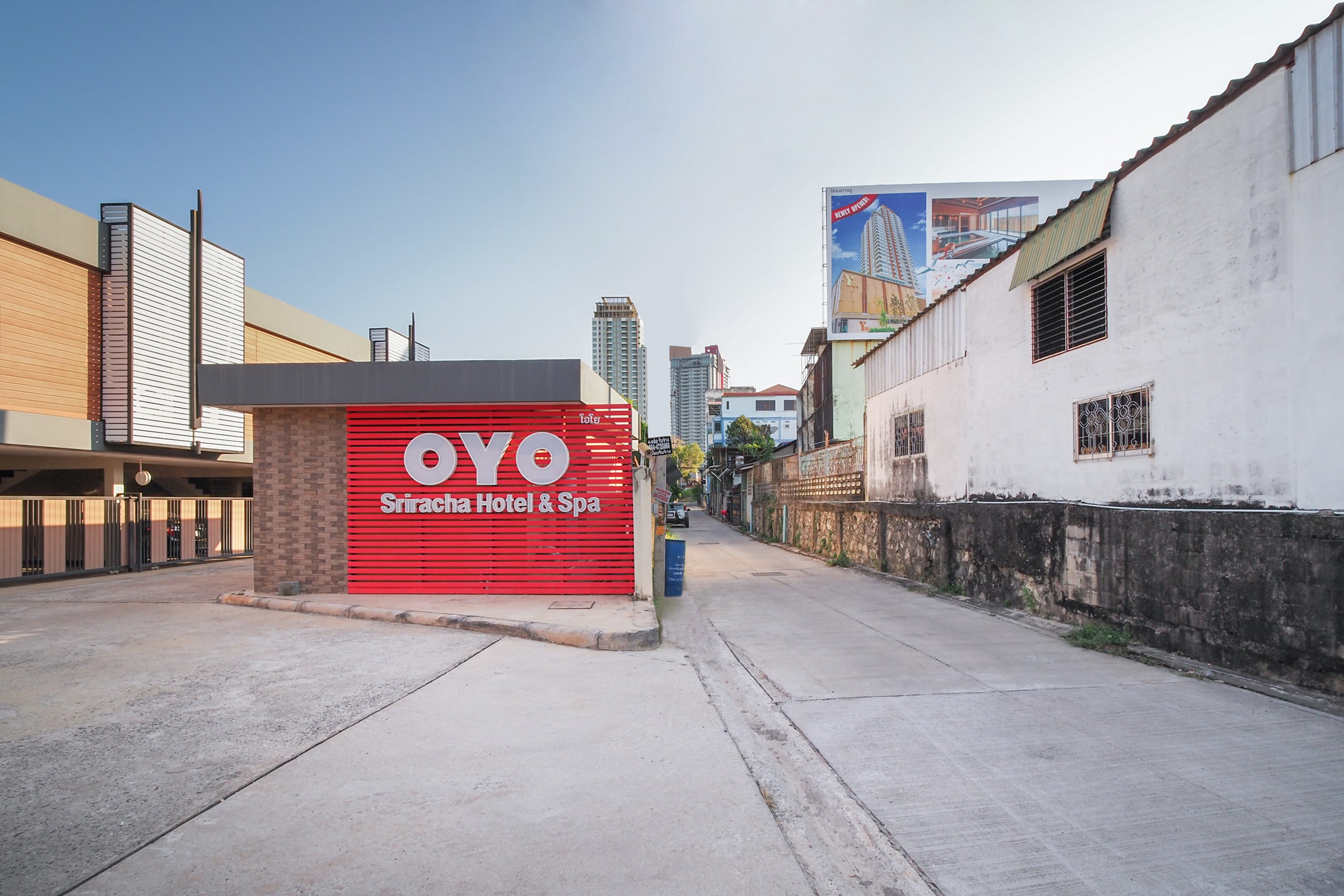OYO 477 Sriracha Hotel And Spa - Tap to explore photos