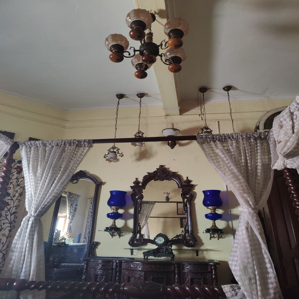Apartment near Tollygunge Metro Kolkata - Tap to explore photos