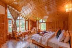 Bastiat Stays Valley Crown Retreat Manali, Kullu