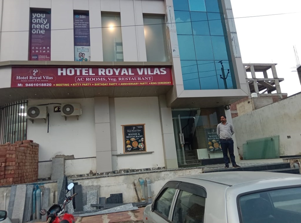 Hotel Royal Vilas, Bharatpur - Tap to explore photos