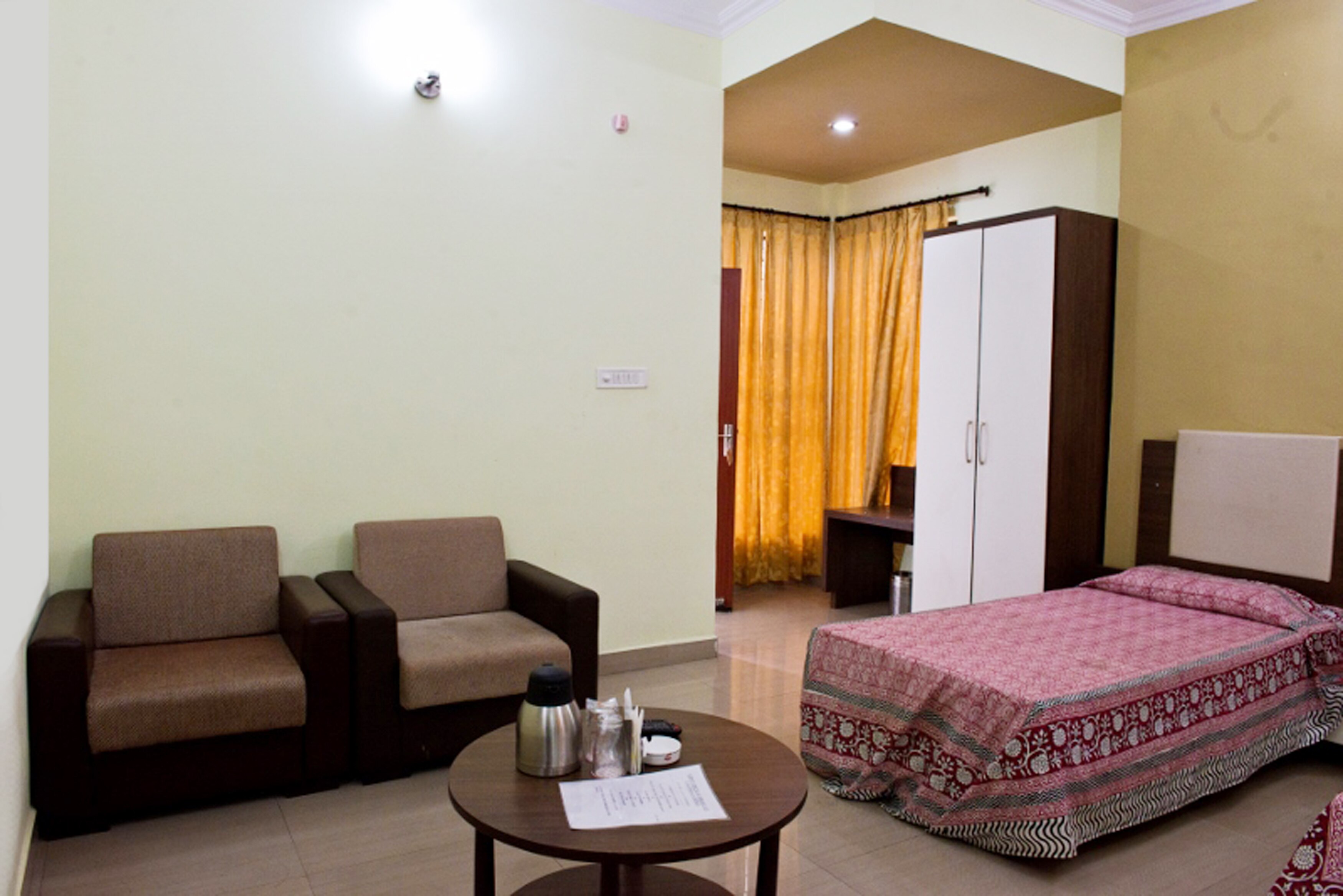 MPT Tourist Motel, Biaora - Tap to explore photos
