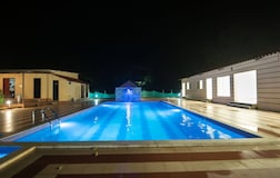 Swimming Pool 2