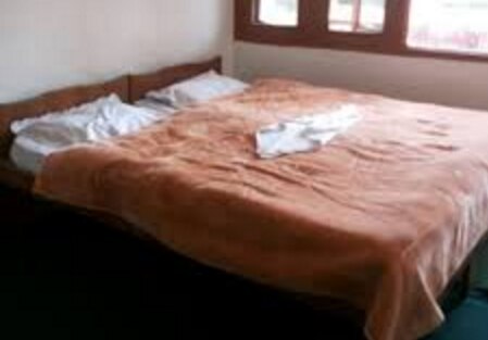 Hotel Chinar Groove - Tap to explore photos