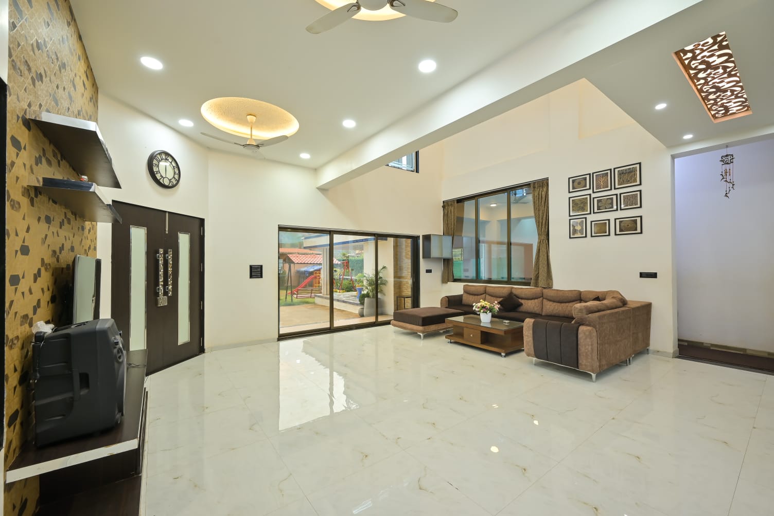 Anjum Villa 3BHK with Pvt Pool - Tap to explore photos