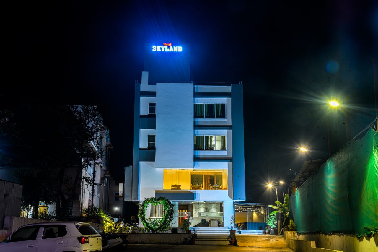 Hotel Skyland - Tap to explore photos