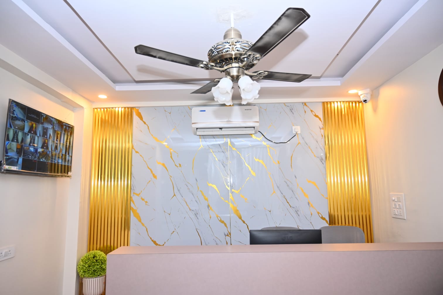 SHARAN'S INN SUITES & BANQUETS - Tap to explore photos