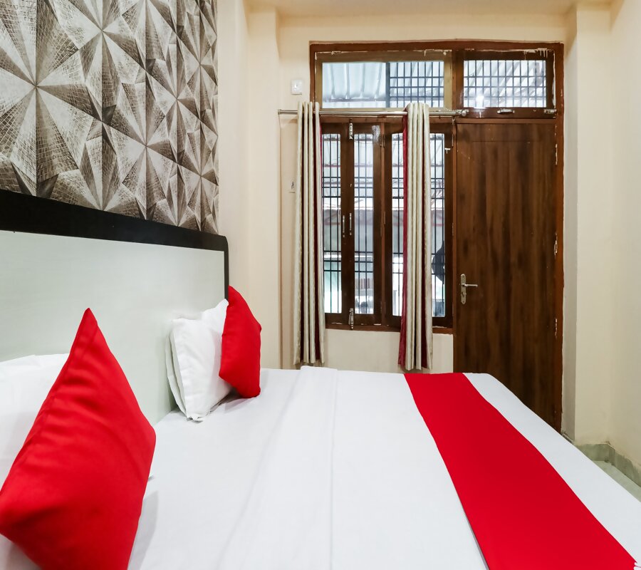 Sri Jagannath Guest House Varanasi - Tap to explore photos