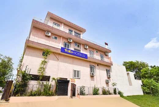 FabHotel Shanvi