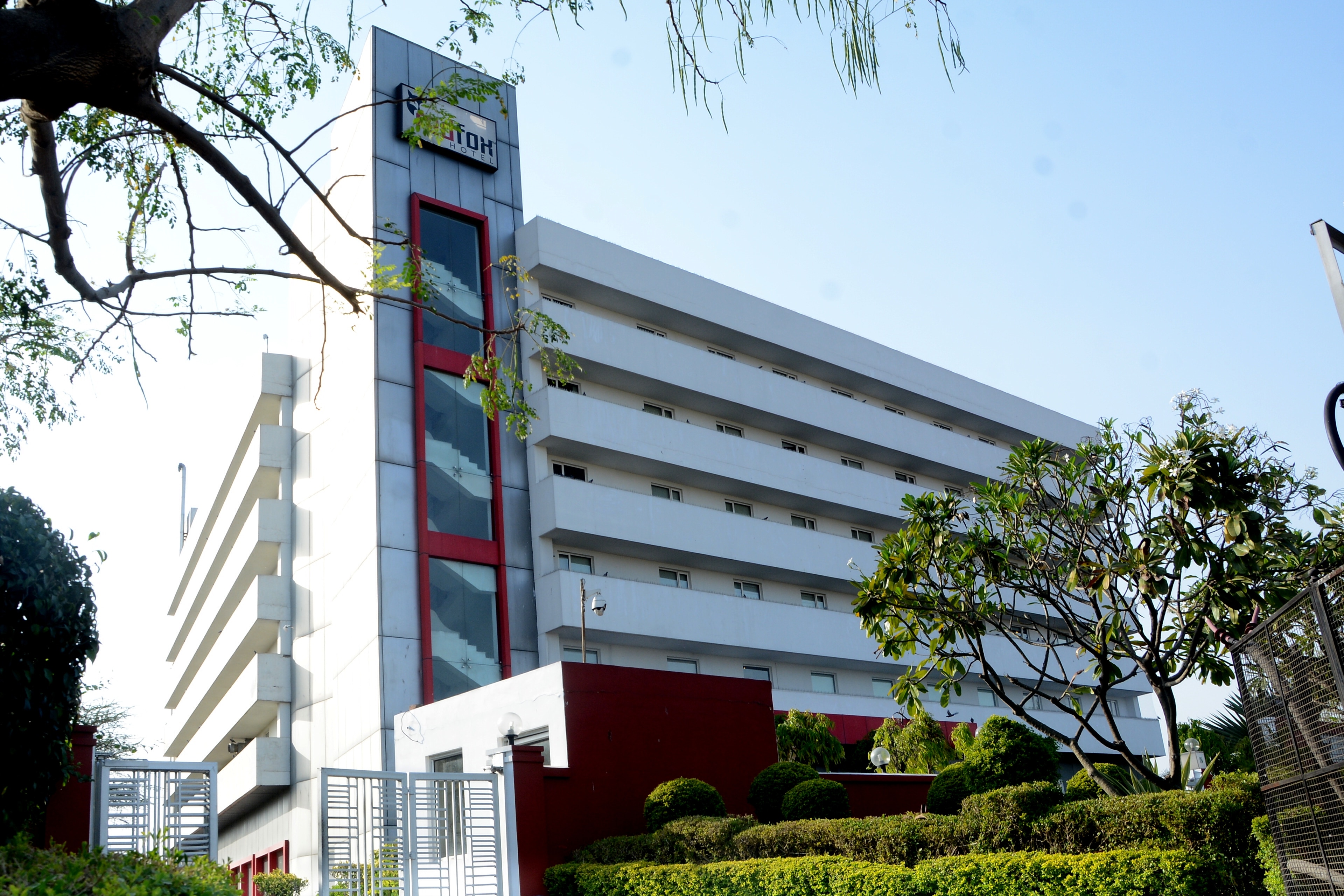 Red Fox Hotel Jaipur Jaipur Inr 441 Off 3 9 9 9 Hotel