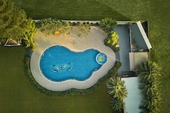 Royal Kingdom Sarovar Portico Pilibhit, Palia Kalan