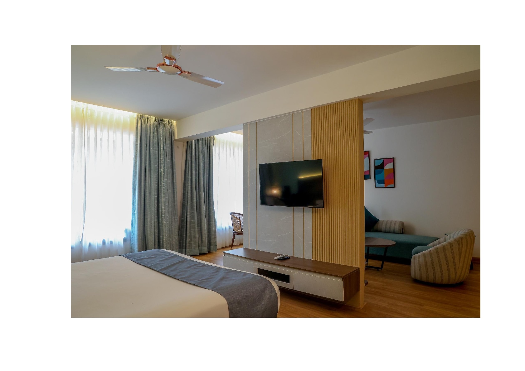 Junior Suite With Bathtub 1