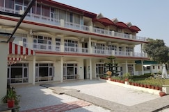 SkyView Stays & Party Lawns | 1Km From Sukhna Lake, Chandigarh
