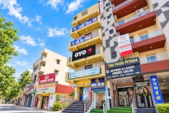 Hotel O The Six, Ghaziabad