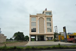 HOTEL GOLDEN LEAF, Pratapgarh