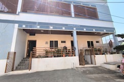 Yuvarathna Hampi Stay, Hampi