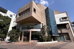 Saffron Hotel, Jalna