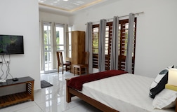 Standard Room with queen bed