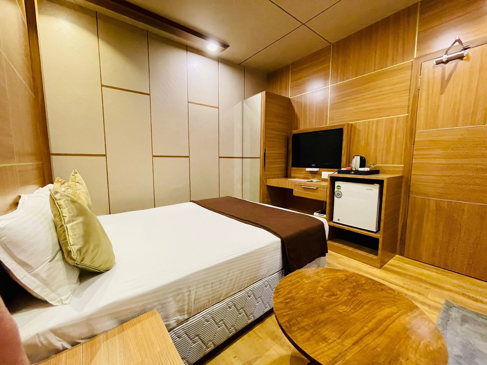 B8 Hotels and Resorts - Tap to explore photos