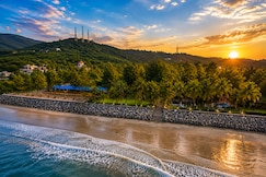 Golden Swan Beach Resort, Diveagar