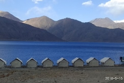 Pangong Holiday Cottage | Lake-view Rooms, Pangong