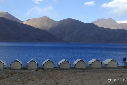 Pangong Holiday Cottage | Lake-view Rooms