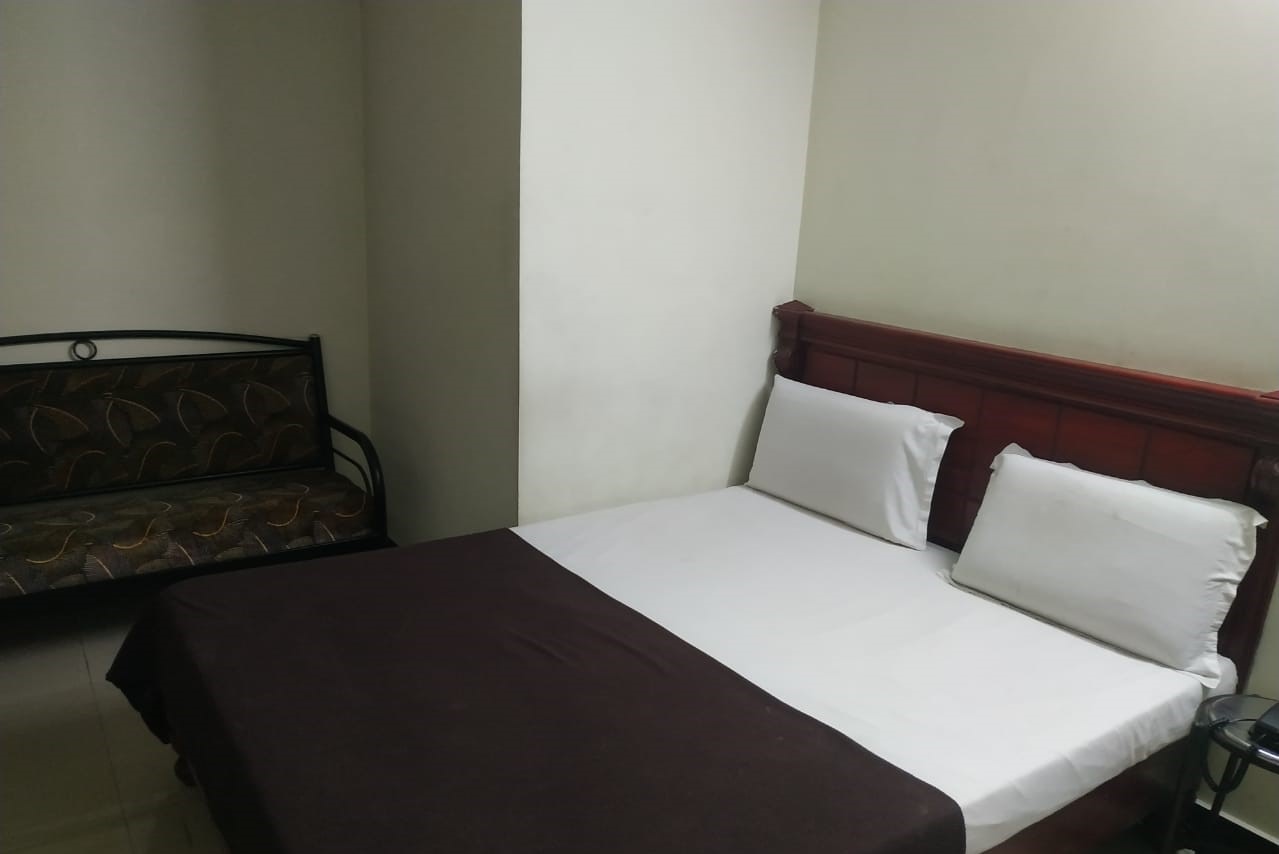 SIVA BALAJI RESIDENCY AC - Tap to explore photos