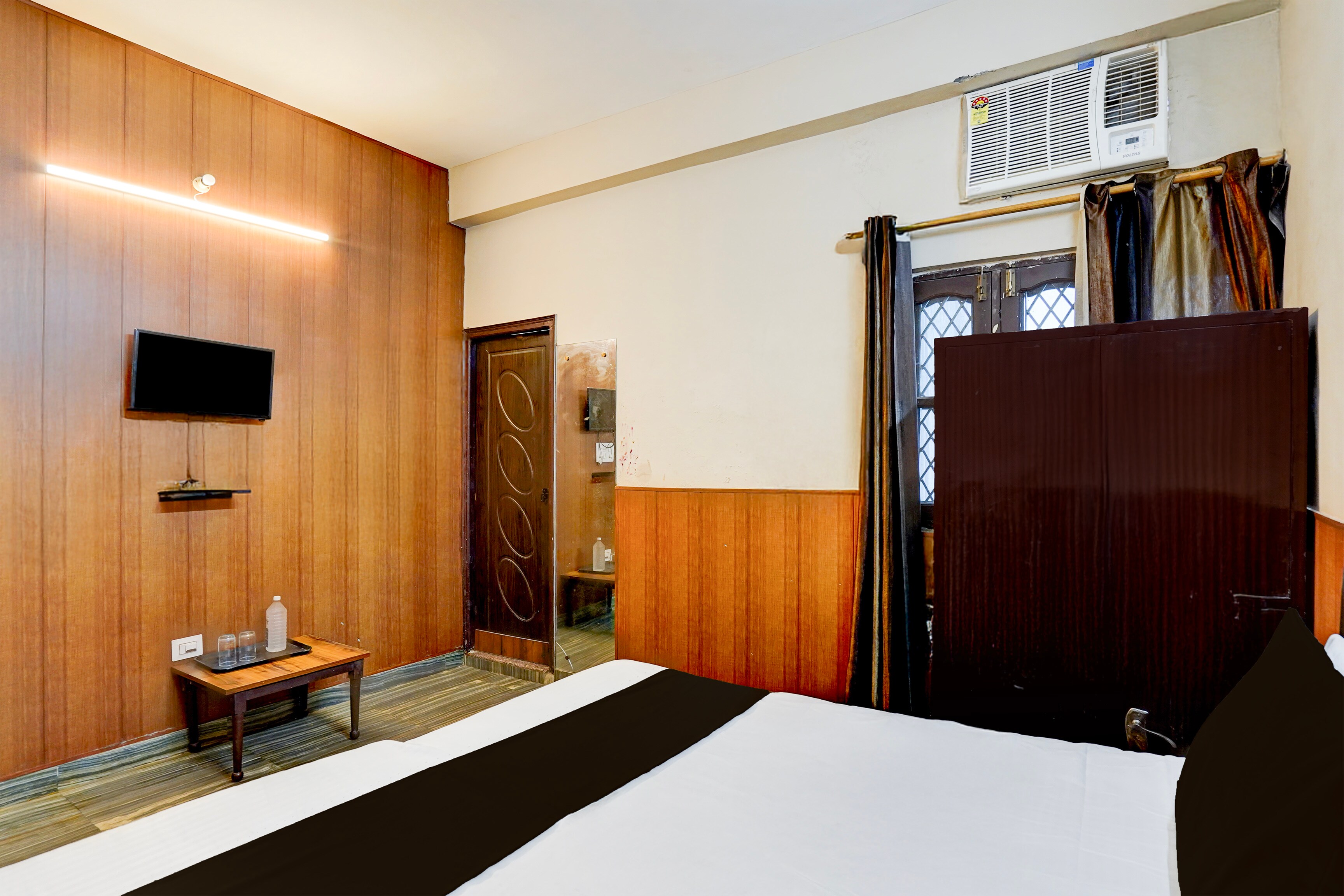 Hotel O Dehradun City Centre - Tap to explore photos