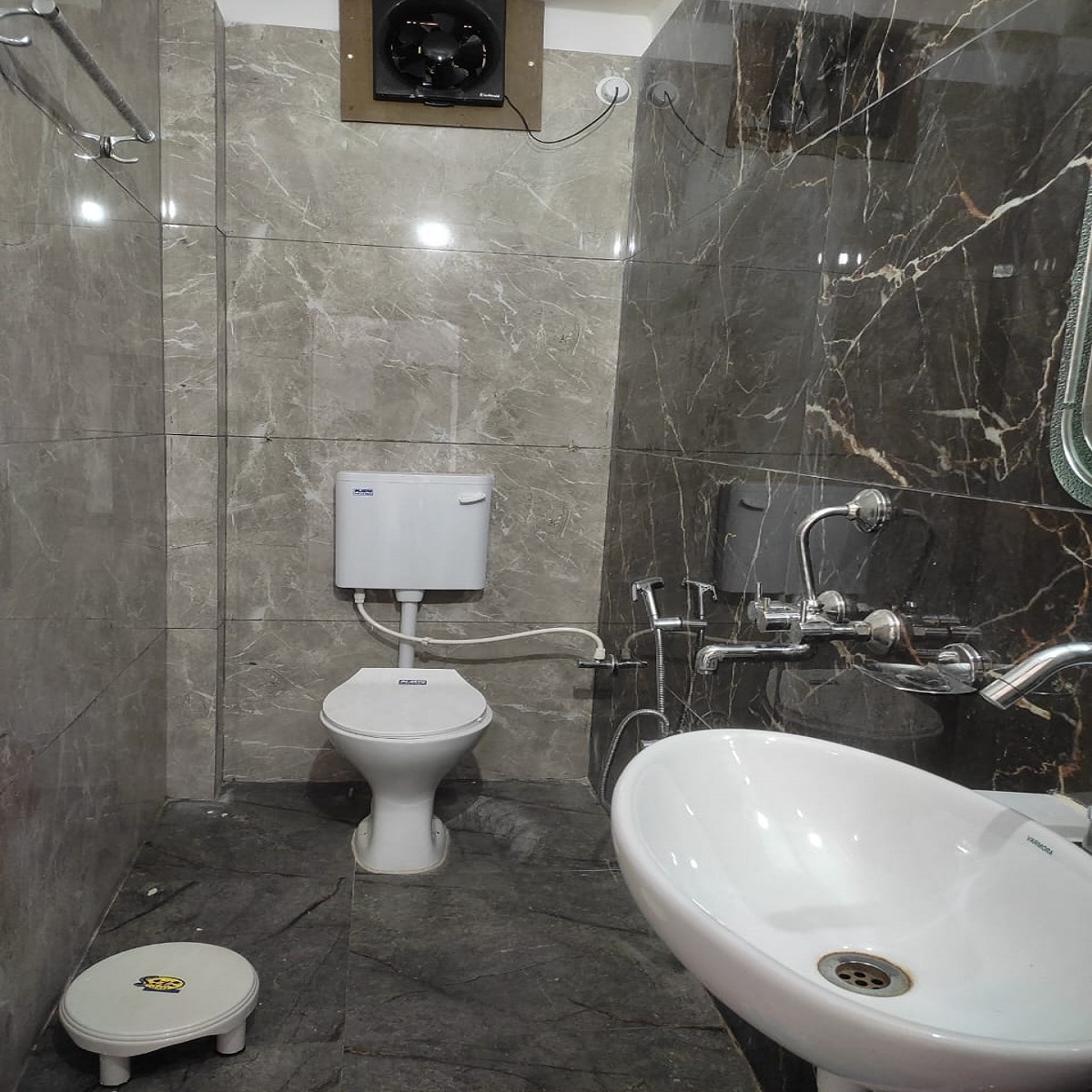 Hotel Shiv Manglam - Tap to explore photos