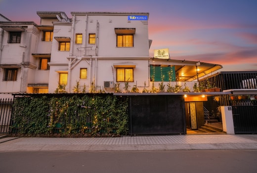 FabHotel Viva House - Talegaon