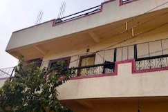 Atithi Niwas, Sasvad