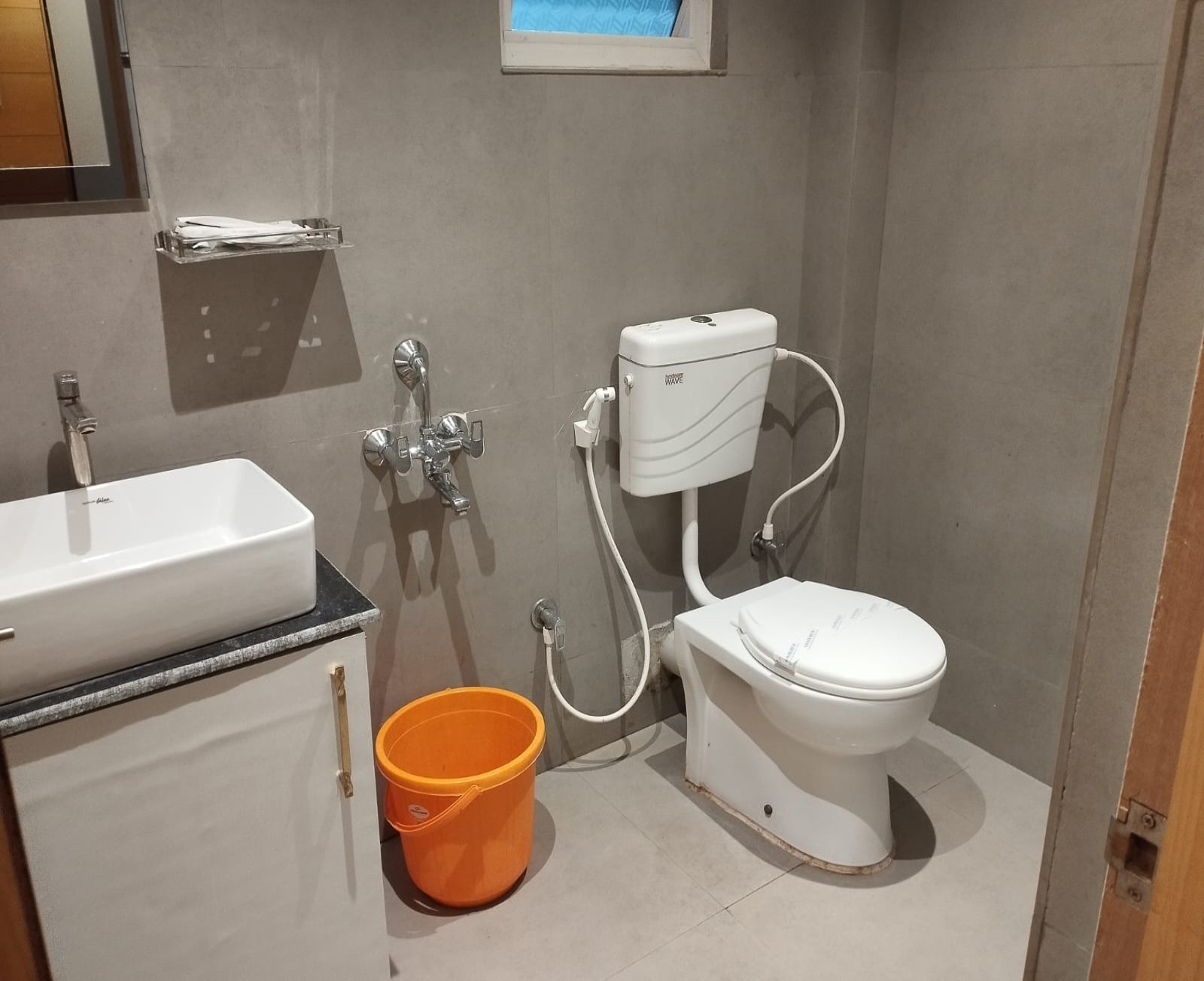 Palki Guest House Berhampur - Tap to explore photos