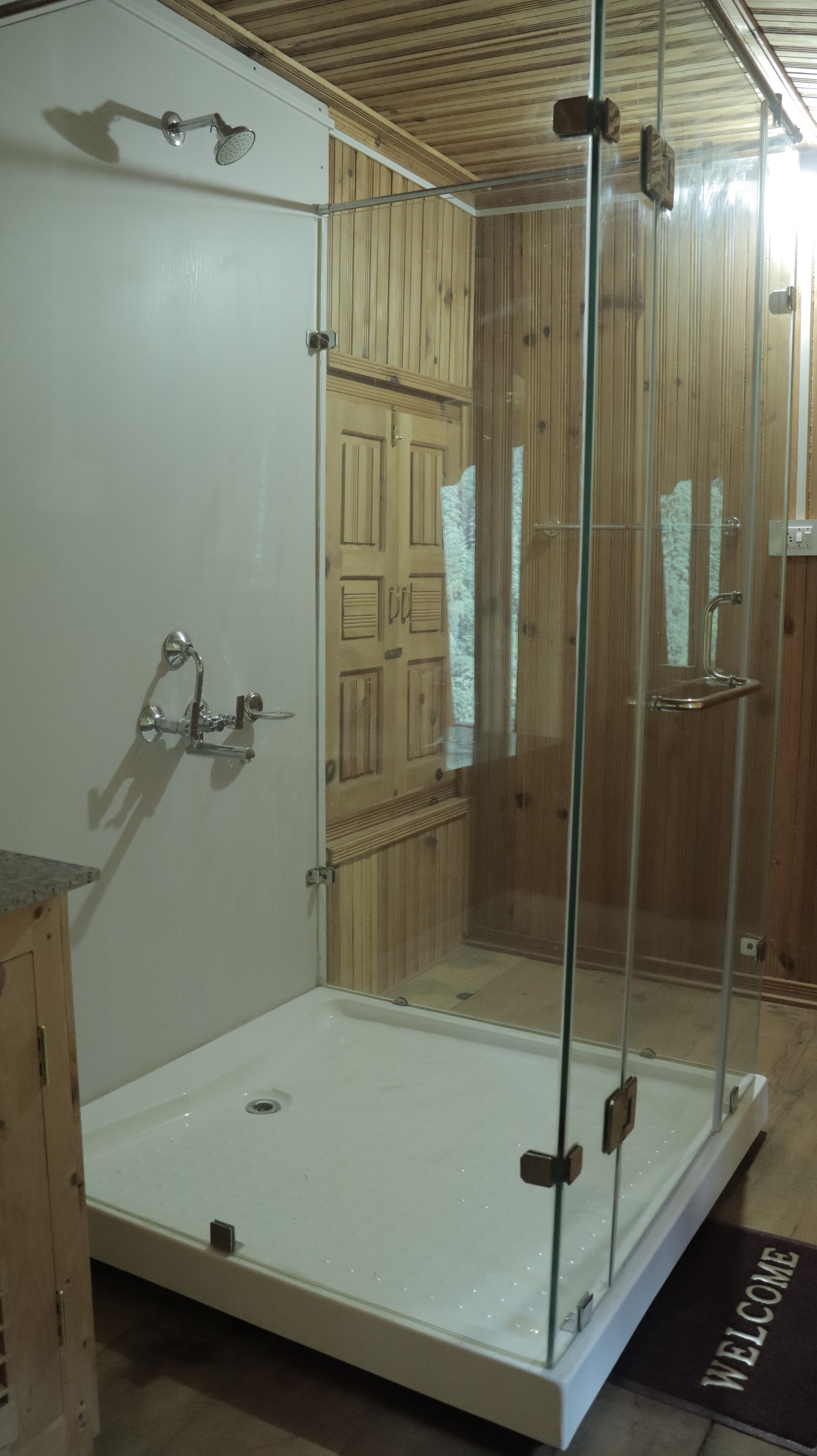 Chandan Thakur HomeStay tirthan valley - Tap to explore photos
