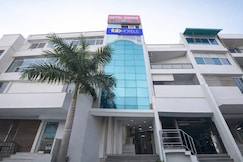 FabHotel Grand, Delhi