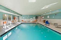 Holiday Inn Express & Suites - North Brunswick, Middlesex, New Jersey