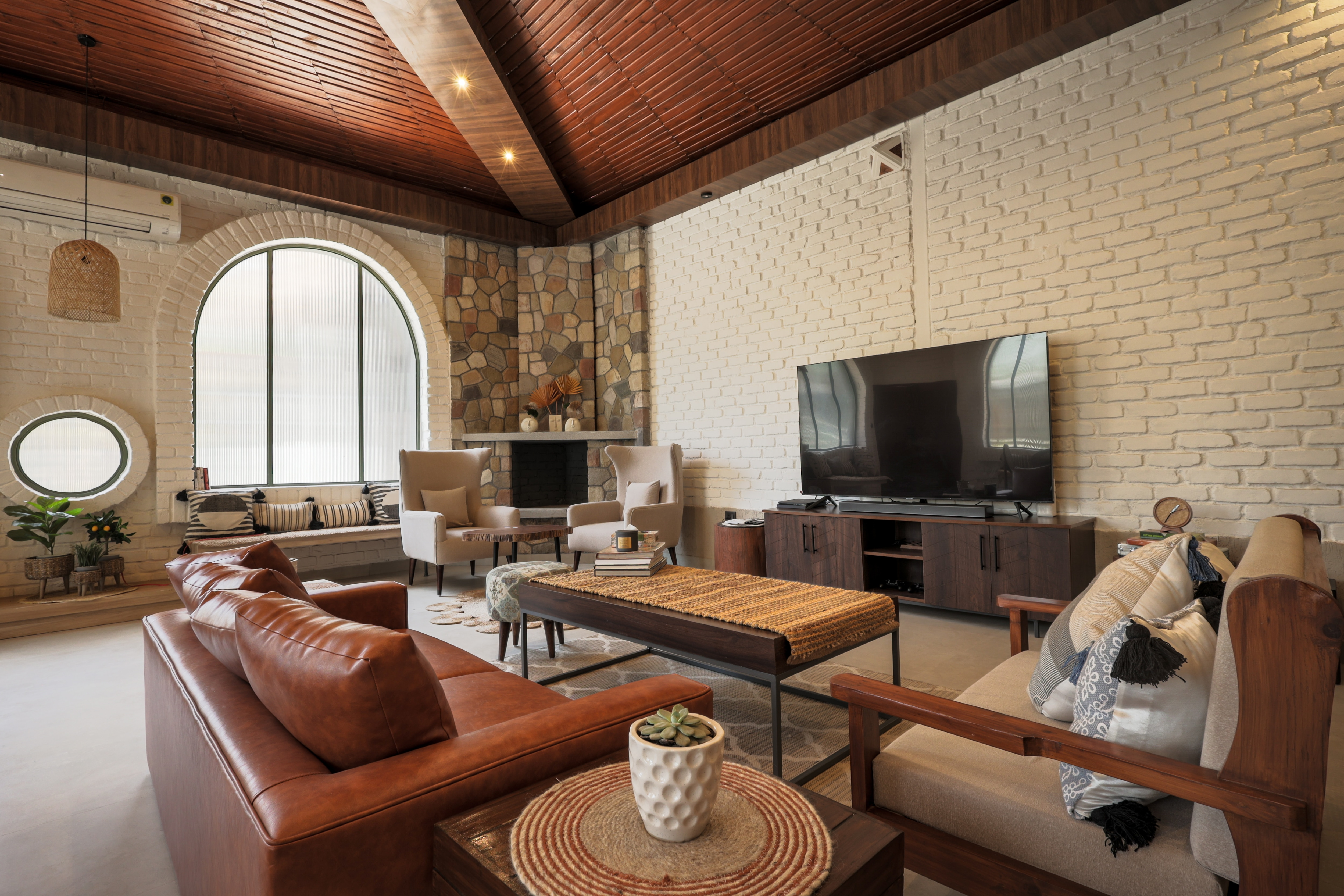Nadora House Luxe Rooms - Tap to explore photos