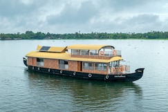 Aqua Jumbo Houseboat, Alleppey